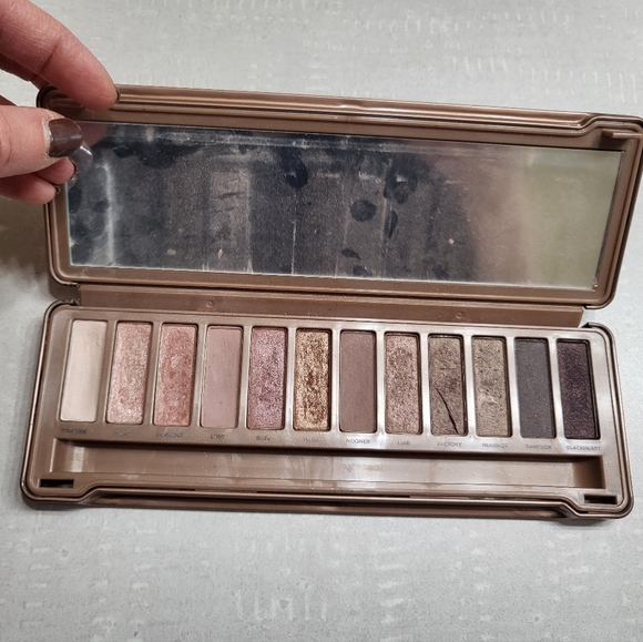 Skincare/Makeup bag! Urban Decay, Laura Mercier, Juice Beauty, Mac - Picture 10 of 10